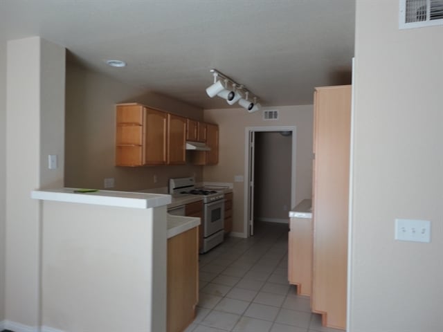 Photo - 207 Luninborg St