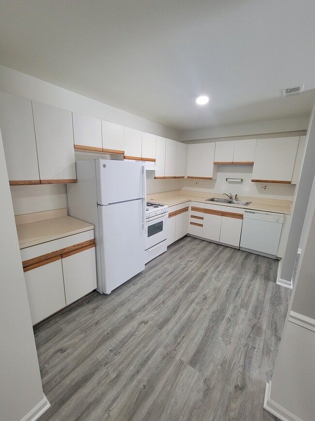 Photo - 4901 Belmont Rd Unit 206