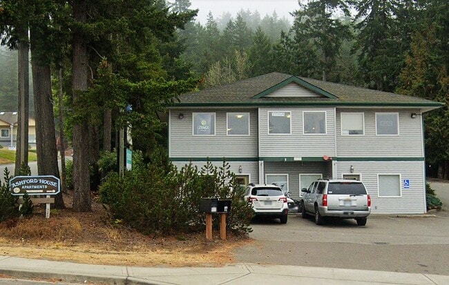 Building Photo - 24170 WA-3 Unit #24170