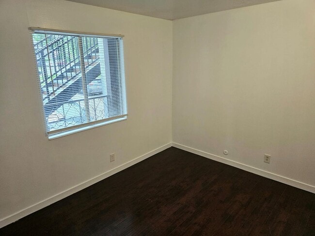 Photo - Spacious Private Guy Room Only 3 blocks from U Campus Unit 15 - 15C