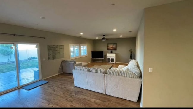 Photo - 3474 Ribwort Rd