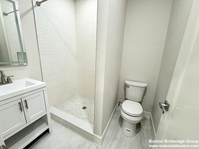 Photo - 147 E Cottage St Unit #1