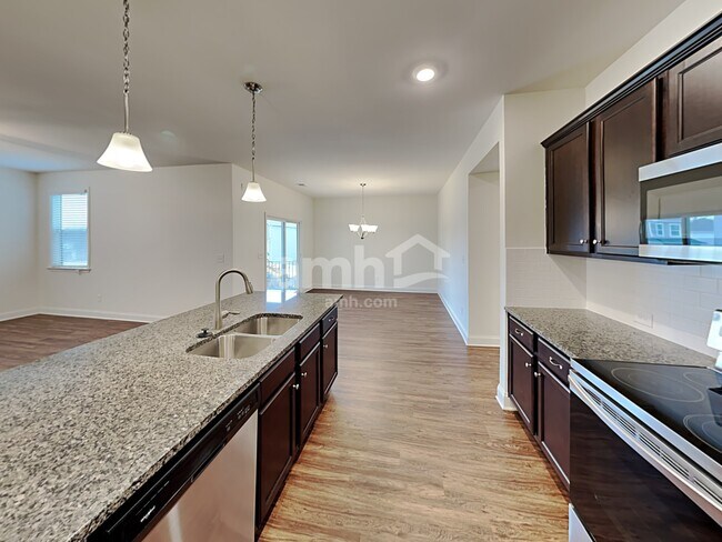 Photo - 7076 Creeksong Dr