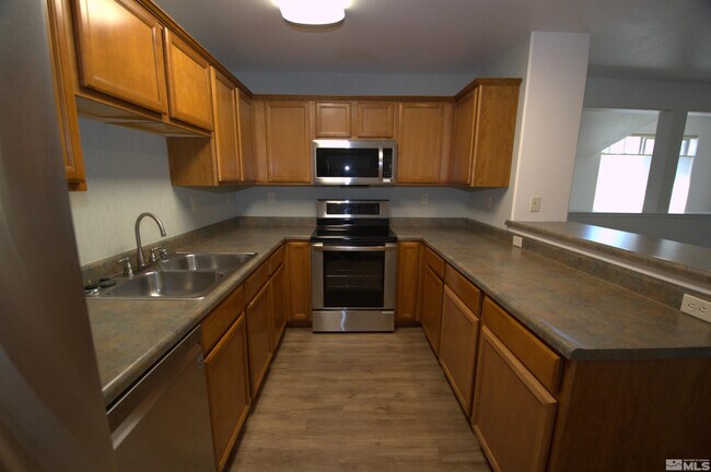 Photo - 1052 Watt St Unidad C