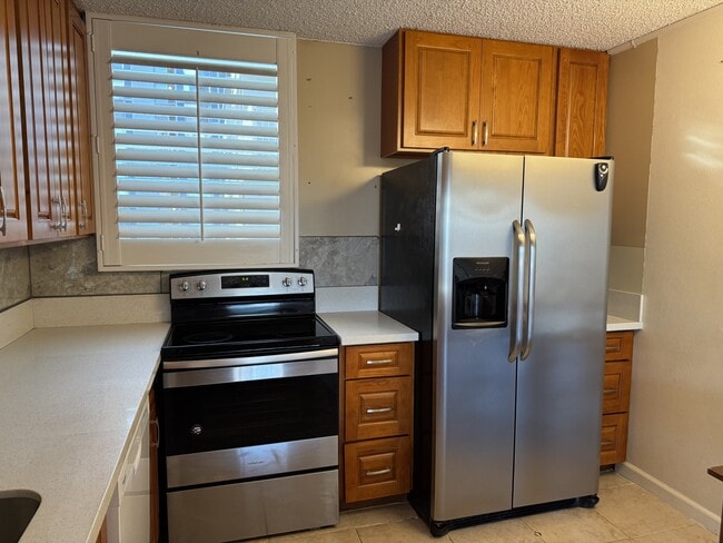 Photo - 1655 Kanunu St