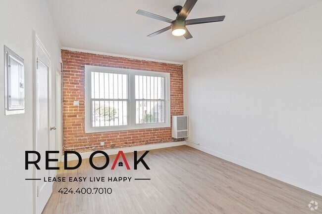 Building Photo - 245 N Kenmore Ave Rental