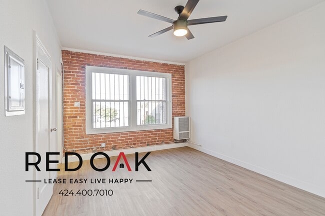 Photo - 245 N Kenmore Ave Unidad 105 Rental