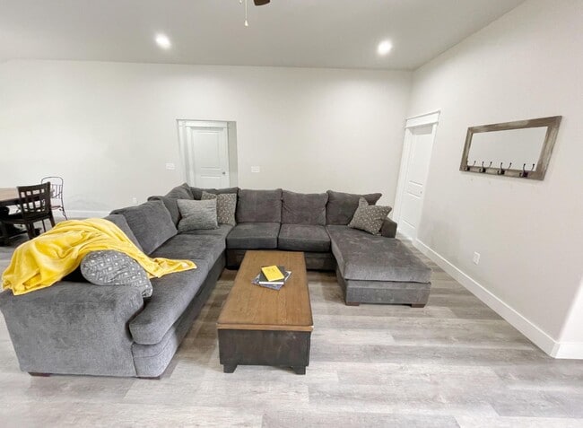 Photo - Cozy 4bd 2ba near Choctaw Casino