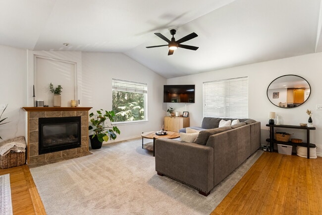Photo - Charming 4-Bed Sanctuary with Modern Elega...