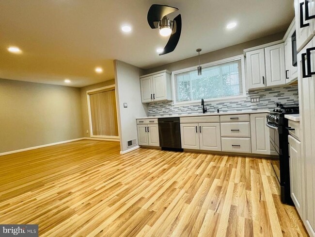 Photo - 3123 28th Pkwy