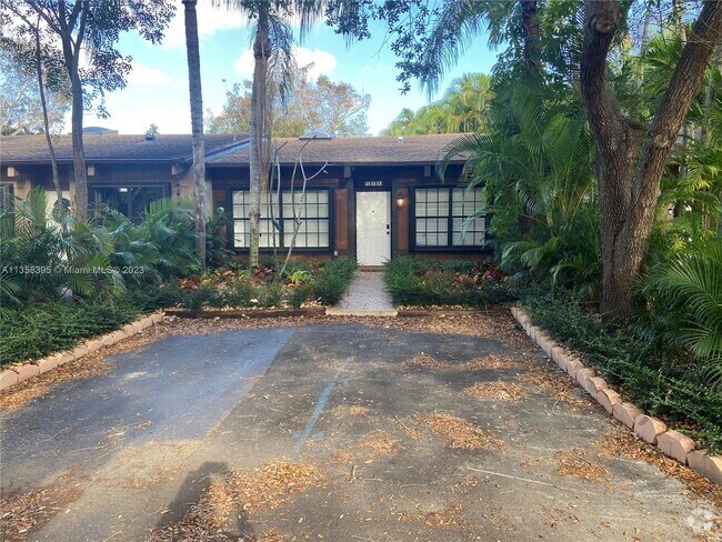 Building Photo - 13505 SW 101st Ln Rental