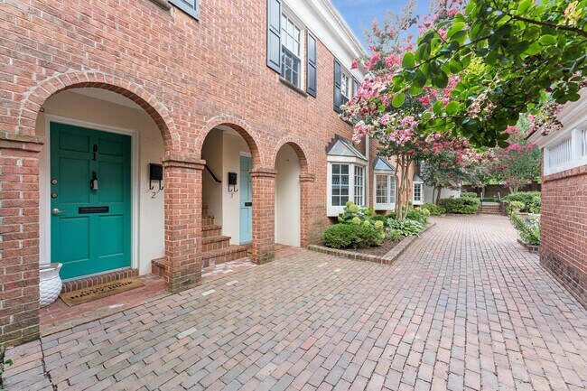 Building Photo - 220 N St Asaph St Unit A