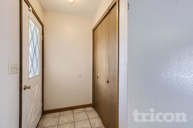 4937 W 8th Street Rd