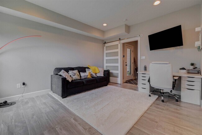 Photo - 3810 Leeland St