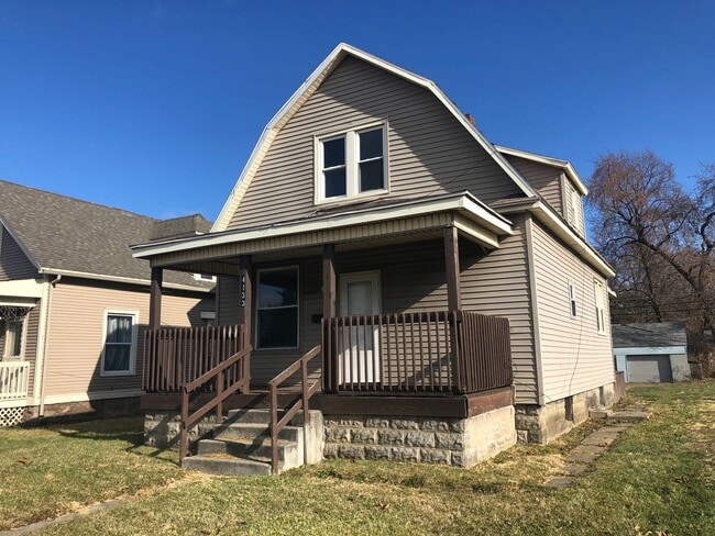 Building Photo - Fantastic 4 bedroom 2 full bath,