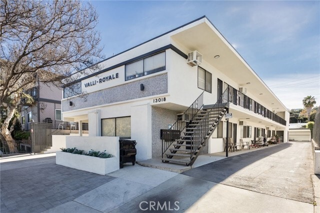 Building Photo - 13018 Valleyheart Dr Unit 11