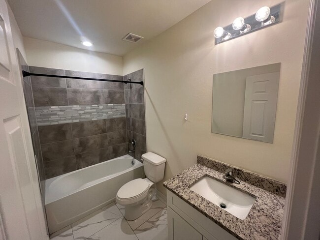 Photo - 3Bd / 2Ba Duplex with GARAGE