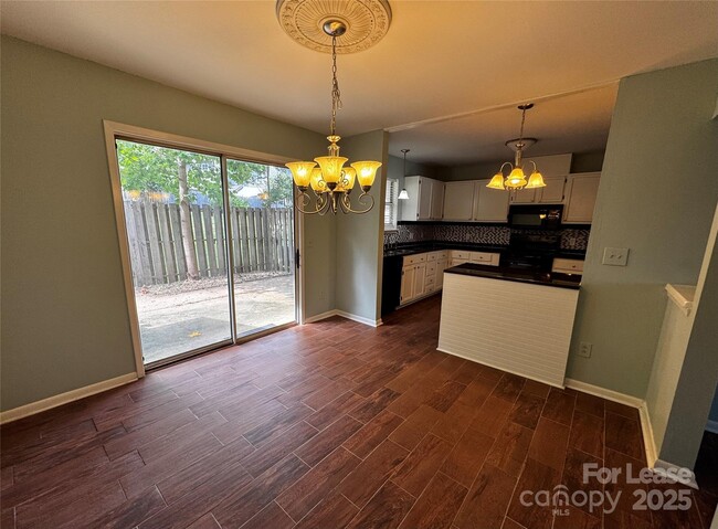 Photo - 6048 Heath Valley Rd