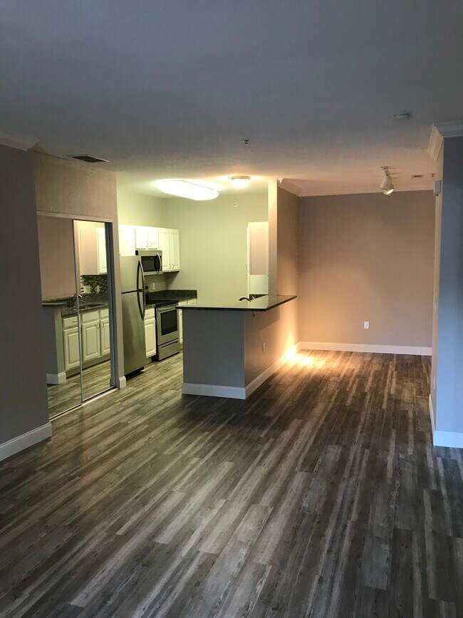 Dining and kitchen - 2718 Northview Rd Unit #24