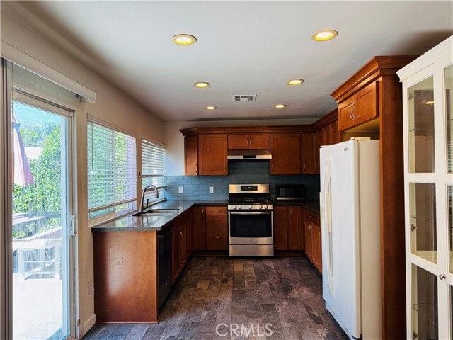 Photo - 8900 Canary Ave