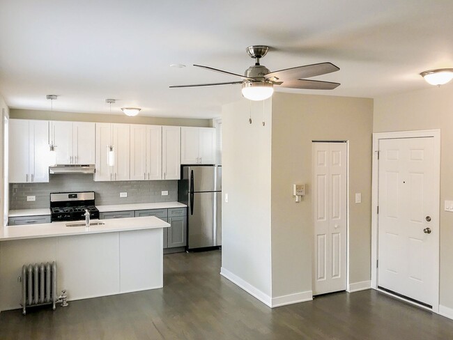 Photo - 2010 W Foster Ave Apartments Unit 5208-3