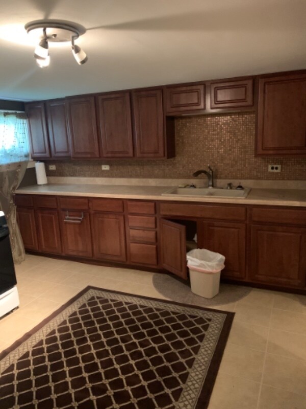 Photo - 7627 Monroe St