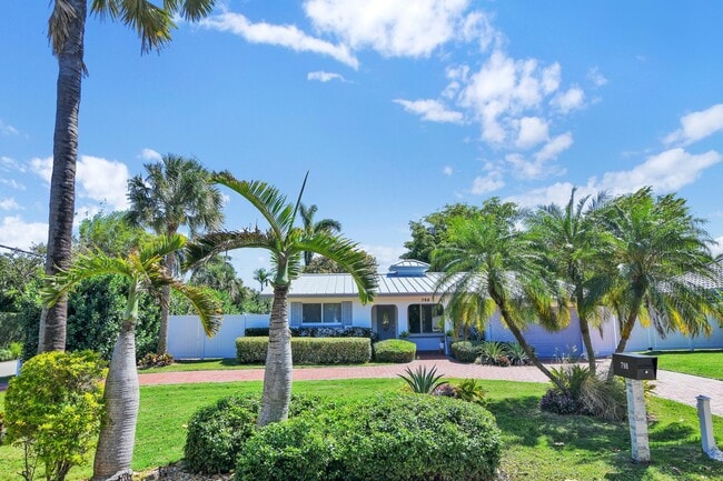 Photo - 798 E Boca Raton Rd