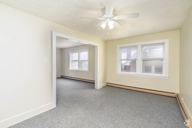 2BR,1BA - 1050SF - Dining Room - 1084 Jefferson Ave