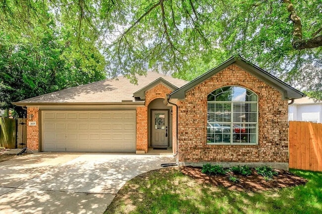 Building Photo - Room in House on Rosewood Ct