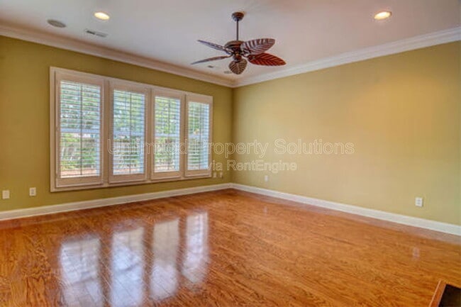 Photo - 5013 Gorham Ave