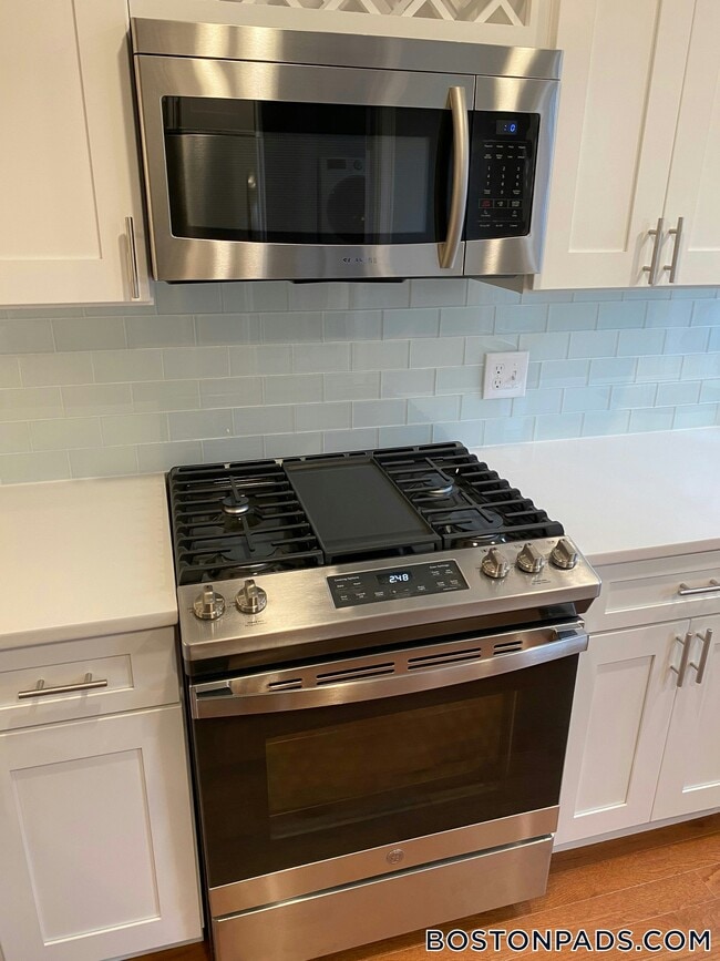 Photo - 33 Chelsea St Unit 3