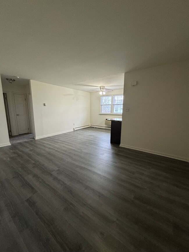 Photo - Broadmore Apartments