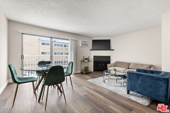 Photo - 257 S Manhattan Pl Condo Unit 8