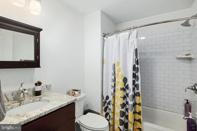 Photo - 427 Monroe St Unit 102