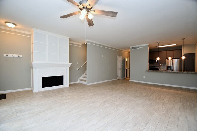 Photo - 382 Wilcrest Dr