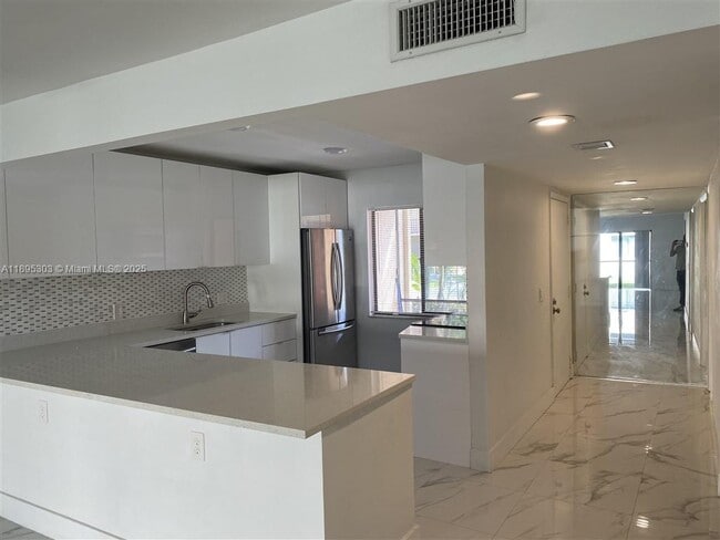 Photo - 158 Lakeview Dr Unit 102