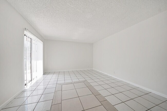 Photo - 2173 White Pine Cir Unit C