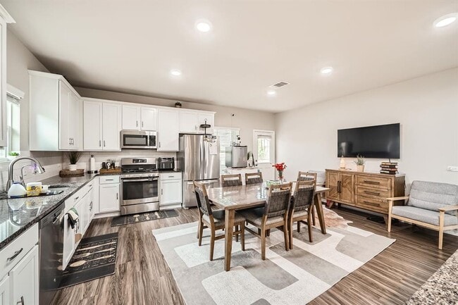 Photo - 17233 Casanova Ave