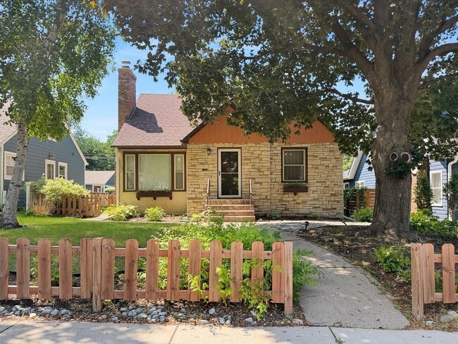 Photo - 287 N Washburn Ave