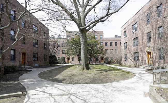 Photo - 11-19 Bronxville Rd