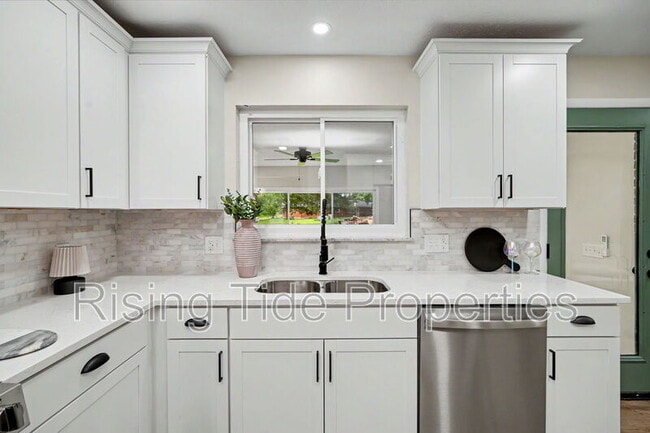 Photo - 2569 Richmar Dr
