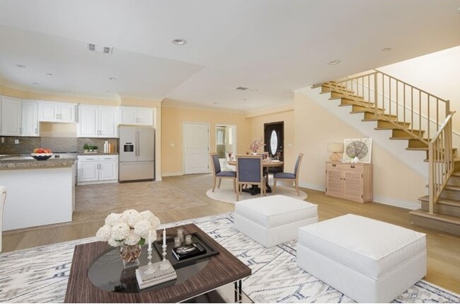 Photo - 4952 W 112th St Townhome