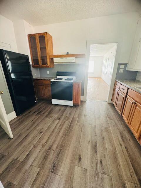 Photo - 100 N Brazos St
