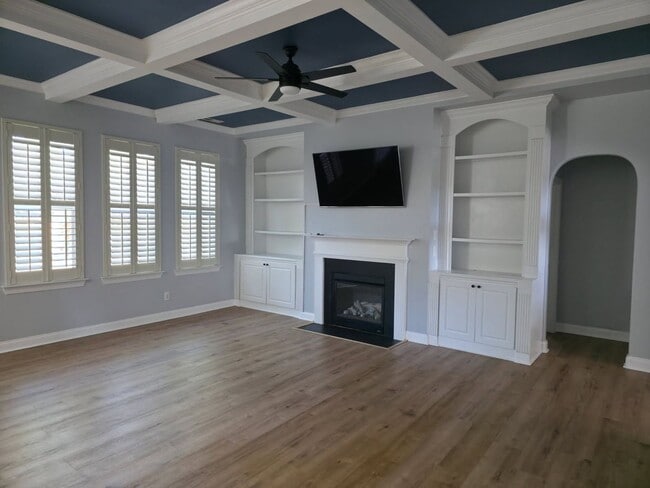 Photo - 341 Belvedere Dr