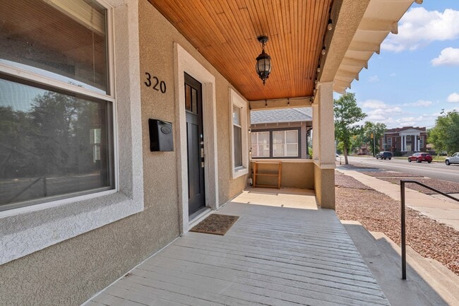 Photo - 320 E Uintah St