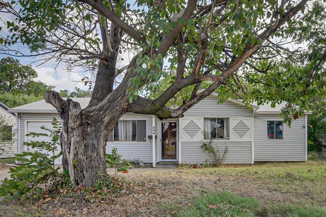 Photo - 344 NW Renfro St