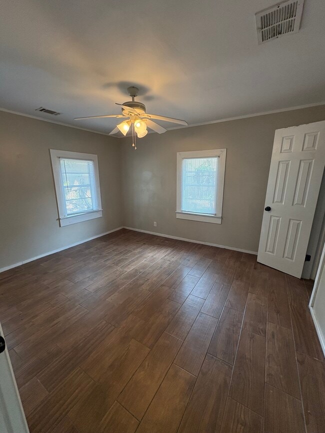 Photo - 2524 Norwich-