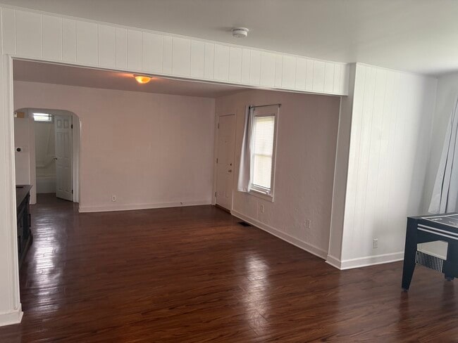 Photo - 10 N Greenleaf St