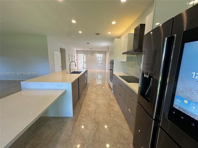 Photo - 4400 Seneca Ave