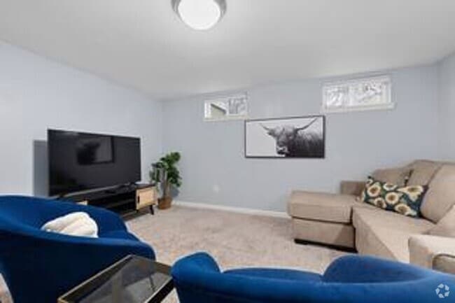 Building Photo - Elm Street Duplex Unit 2 Rental